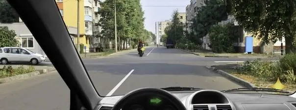 Иллюстрация к вопросу: Как Вам следует поступить при повороте направо?