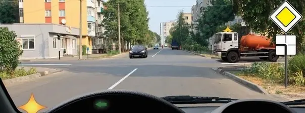 Иллюстрация к вопросу: Как Вам следует поступить при повороте налево?