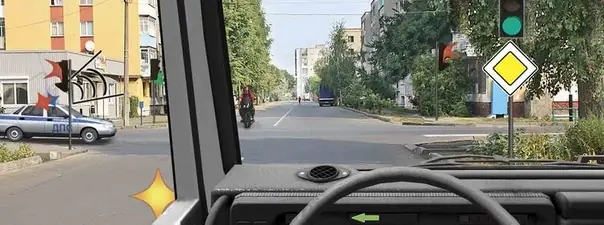 Иллюстрация к вопросу: Кому Вы должны уступить дорогу при повороте налево?