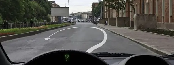 Иллюстрация к вопросу: Какие указатели поворота Вы обязаны включить при выполнении разворота по такой траектории?