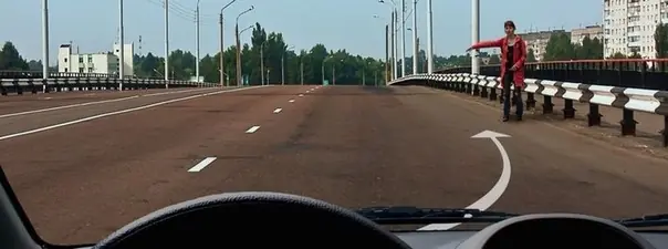 Иллюстрация к вопросу: Разрешено ли Вам остановиться на мосту для посадки пассажира?
