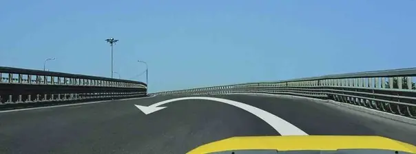 Иллюстрация к вопросу: Разрешено ли Вам выполнить разворот на мосту по указанной траектории, управляя маломестным…