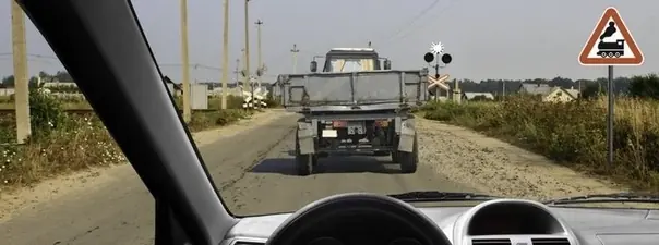 Иллюстрация к вопросу: Можно ли Вам начать обгон в населённом пункте?