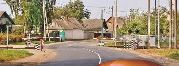 Иллюстрация к вопросу: В данной ситуации Вы должны остановиться: