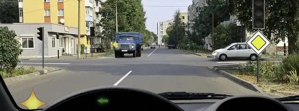Иллюстрация к вопросу: Как Вам следует поступить при повороте налево?