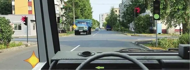 Иллюстрация к вопросу: В каком случае Вы обязаны уступить дорогу грузовому автомобилю?