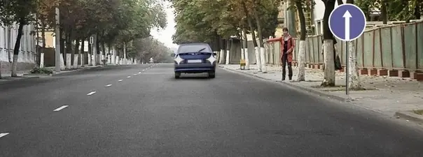 Иллюстрация к вопросу: Разрешено ли водителю движение задним ходом для посадки пассажира на этом участке дороги?