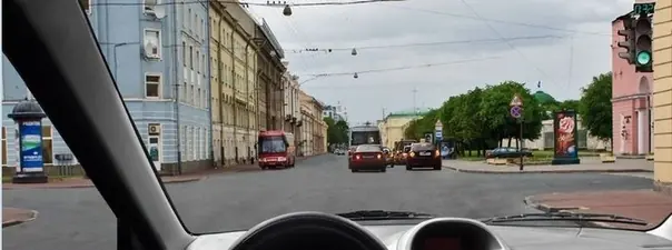 Иллюстрация к вопросу: Разрешено ли Вам выехать на перекресток, за которым образовался затор?