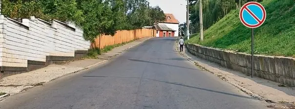 Иллюстрация к вопросу: Разрешено ли осуществлять посадку (высадку) пассажиров либо загрузку (разгрузку) транспортного…