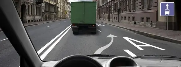 Иллюстрация к вопросу: Разрешается ли Вам на легковом автомобиле перестроиться вправо, чтобы продолжить движение в прямом…