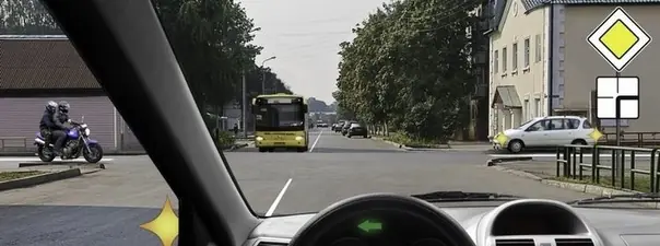Иллюстрация к вопросу: Вы намерены повернуть налево. Кому Вы обязаны уступить дорогу?