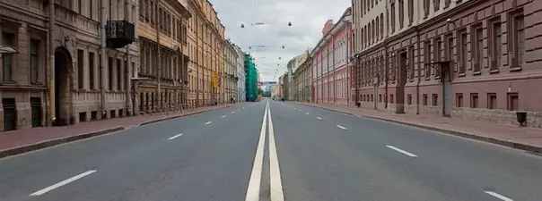 Иллюстрация к вопросу: Сколько проезжих частей имеет данная дорога?