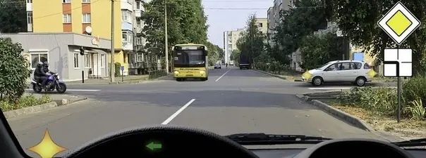 Иллюстрация к вопросу: Кому Вы обязаны уступить дорогу?