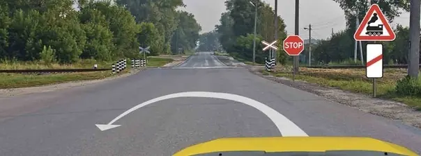 Иллюстрация к вопросу: Можно ли Вам выполнить разворот в этом месте на маломестном автобусе?