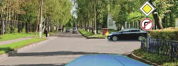 Иллюстрация к вопросу: Вы намерены остановиться сразу за перекрестком. В каком месте необходимо включить указатели…