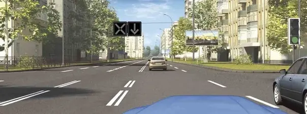 Иллюстрация к вопросу: Разрешено ли Вам за перекрестком выехать на полосу с реверсивным движением?